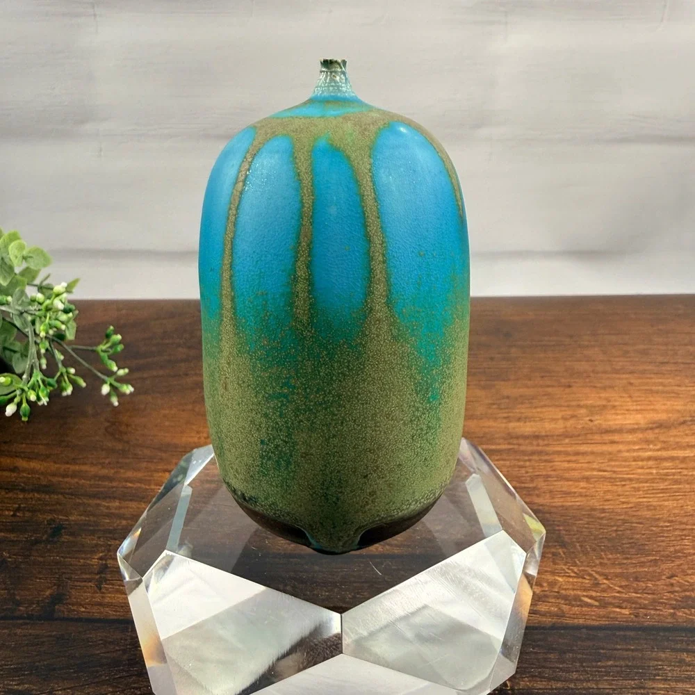 Rose Cabat Feelie Studio Pottery Vase Turquoise Green Crystalline Glaze Signed